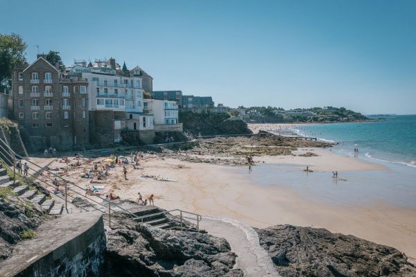 Découvrez les plages familiales incontournables à Mourillon